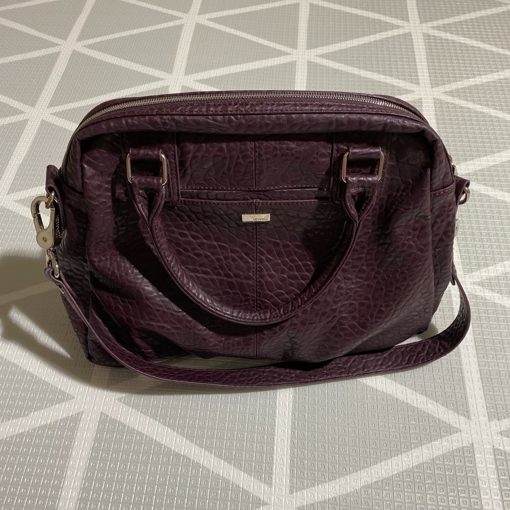 🛍Jewell by Thirty One Plum Purse